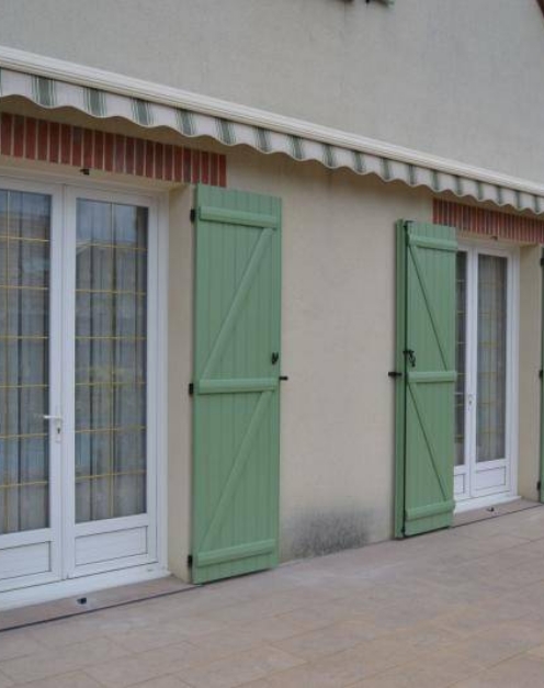 Riffault Fermetures Et Stores Menuisier A Saint Jean Le Blanc Volets